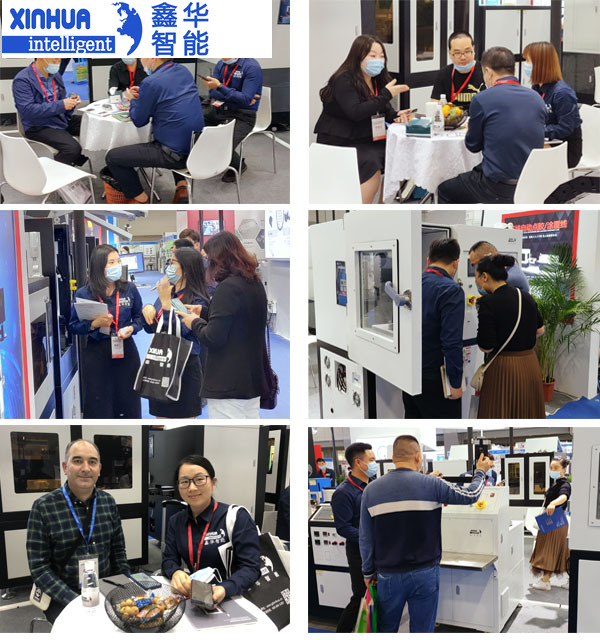 鑫華智能參加展會(huì)與客戶熱烈交談中